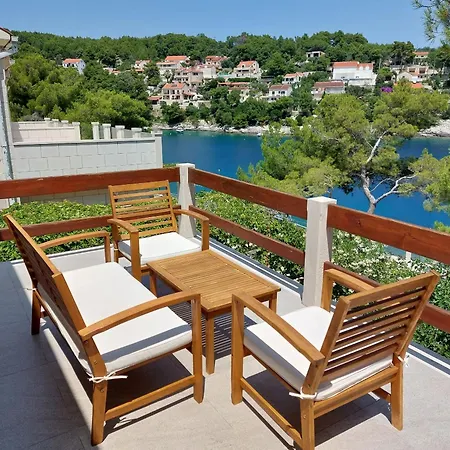 別荘 House Albertina Selca